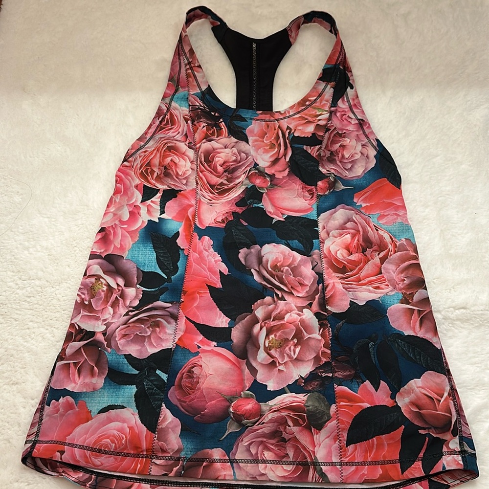 Lululemon size 4 floral tank